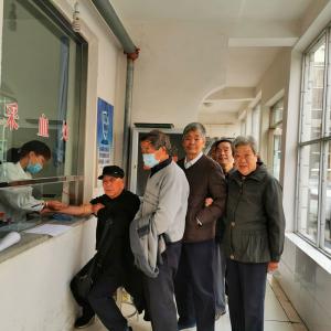 重陽敬老 情暖金秋——集團(tuán)公司開展敬老助老、關(guān)愛老職工活動(dòng)